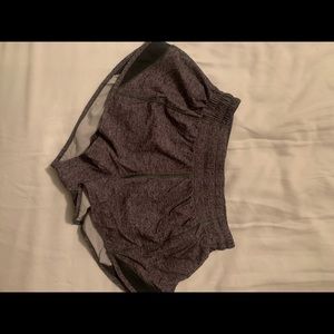Lululemon hotty hot shorts grey-size 4